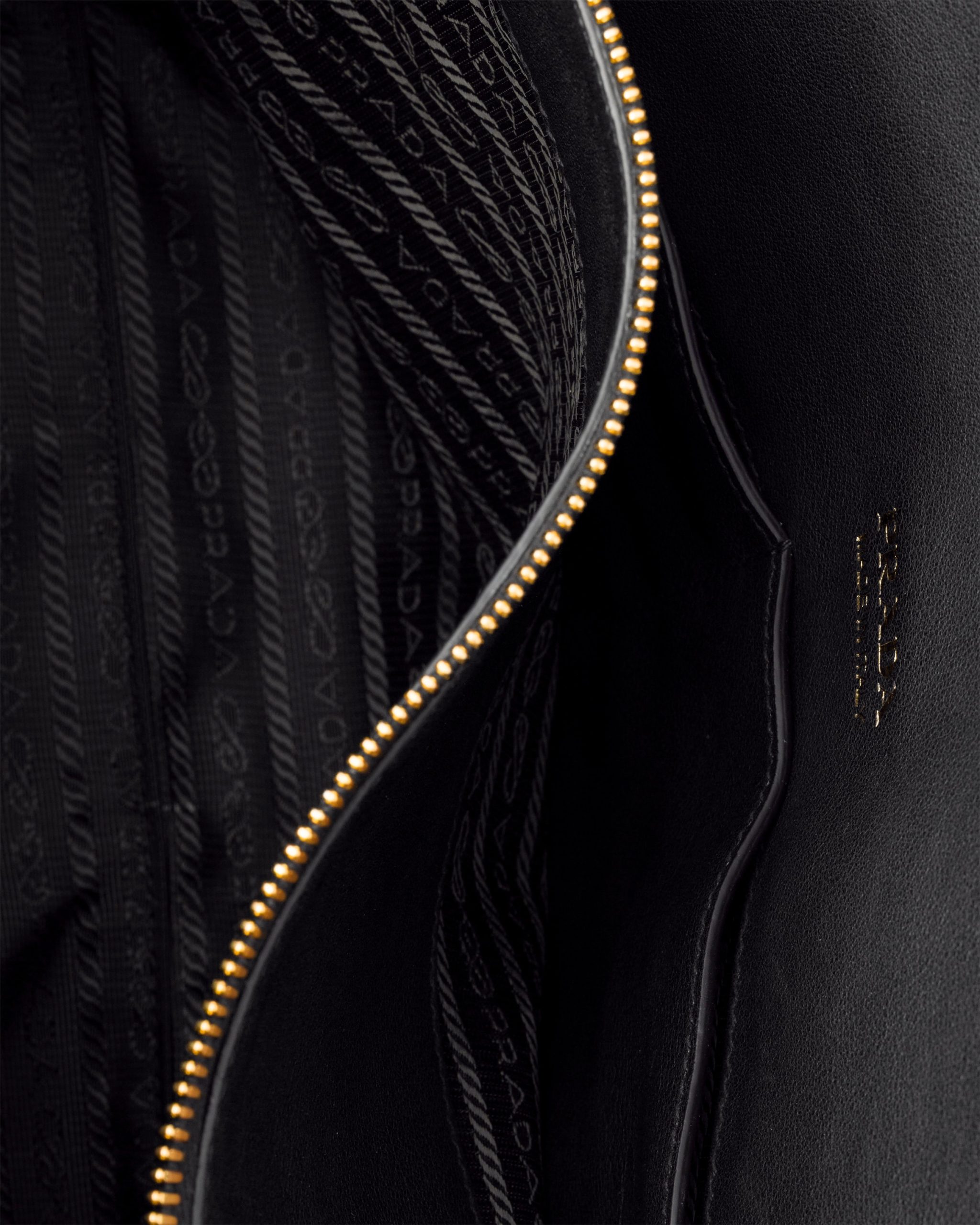 Prada Large leather tote bag - Image 4